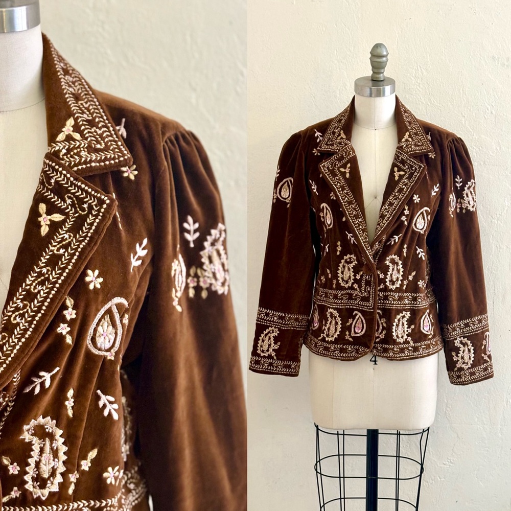 Vintage brown velvet paisley embroidered women’s jacket size M